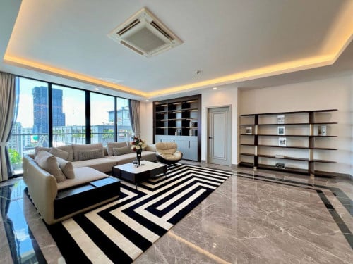 ✨BKK1 | Luxuries 3Bedroom Apartment For Rent