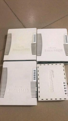 27$ Mikrotik RB951 Ui