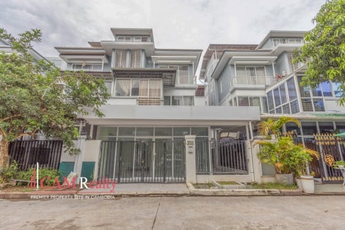 4 Bedrooms Twin A Villa For Sale In Peng Huoth Beoung Snor