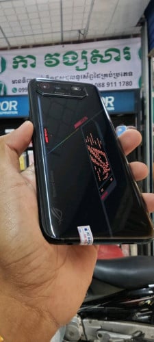 Asus ROG phone 6 នៅស្អាតគ្មានកន្លែងទាស់