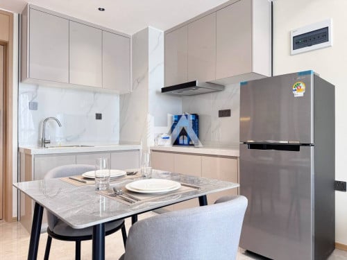 Condominium For rent