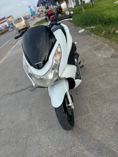 Honda PCX មានពន្ធ ត្រឹមត្រូវ