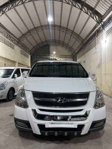 Hyundai starex 2008 HVX(ក្នុងលឿង) full option