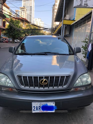 Lexus RX300 2001 full‑option in good condition