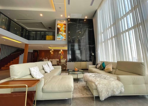Luxury Duplex Penthouse for Rent 🏢