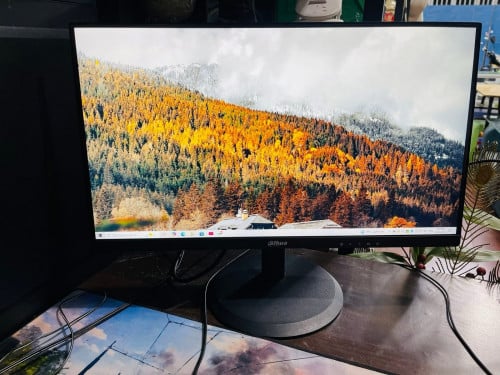 Monitor 22” FHD 1080 60Hz Brand Brand Dahua អេក្រង់ស្មើ ធានា1ខែ ស្អាត 98%  😍❤️
