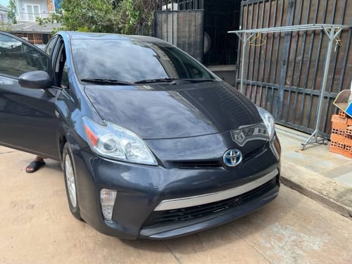Prius 2013 with FULL INSURANCE