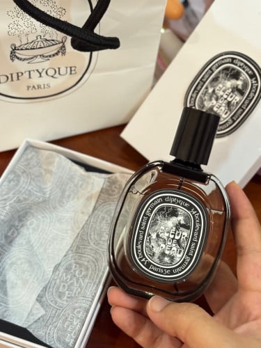 Resell perfume original from store has references