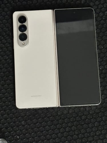 Samsung Zfold 4 company
