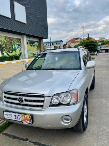 Toyota HIGHlANDER 01V6P1បើកដំបូលពណ៍ប្រាក់នៅថ្មីណាស់ទឹកថ្នាំនៅស្រីន១ជុំលក់