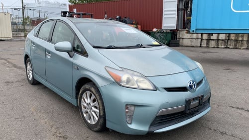 Toyota Prius 013 PLUG-IN (ឡានសាង)