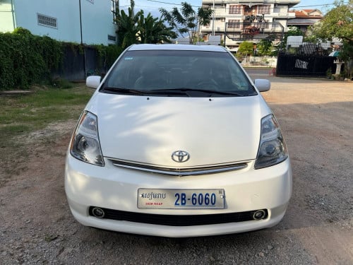 Toyota Prius 07 ពាក់កណ្តាលហ្វូល 14មុឺនម៉ាយសុីន ម្ចាស់ដើម ពន្ទុក 57 អត់ពុកច្រេះ សាច់ដេកខ្ចី