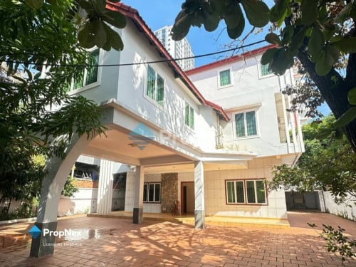 Villa for rent (good for hospital or clinic business with 14 rooms )