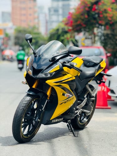 Yamaha R15
