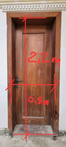 ចង់លក់ទ្វារ៣ បង្អួច២ និងគ្រែ១ ឈើខ្មែរ នៅភ្នំពេញ