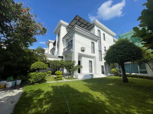 វីឡាឃ្វីនសម្រាប់ជួល នៅបុរី វីឡាថោន  សម្ភារៈពេញ