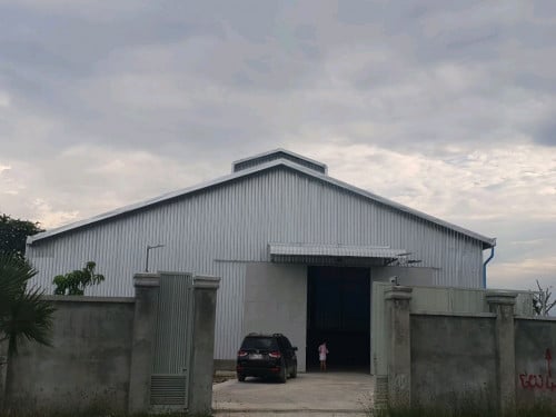 ឃ្លាំងធំទូលាយសំរាប់លក់