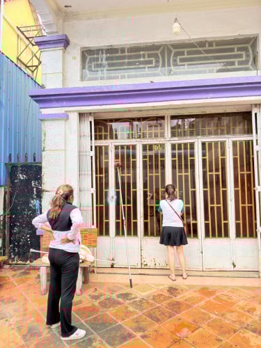 ផ្ឋះលក់