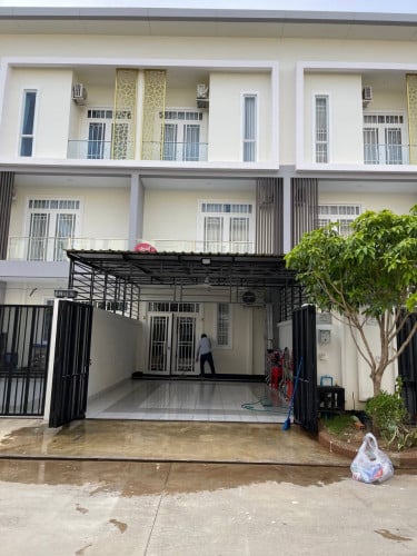 ផ្ទះ​លក់មួយម្ចាស់ផ្ទាល់តំលៃ​ក្រោមទីផ្សារ​ តំលៃ​ក្រោមបុរី