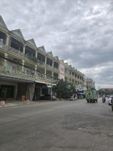 ផ្ទះអាជីវកម្ម លក់ប្រញាប់លុយ