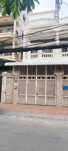 ផ្ទះល្វែងជាន់ក្រោមសម្រាប់ជួលនៅជិតពេទ្យកុមារជាតិ