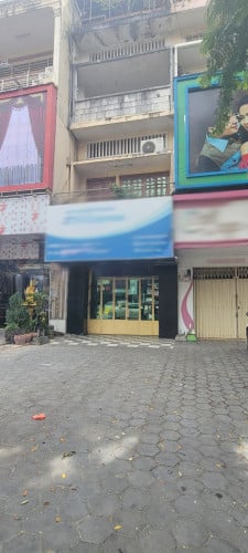 ផ្ទះល្វែងអាជីវកម្មជាន់ផ្ទាល់ដី សំរាប់ជួល លើផ្លូវកម្ពុជាក្រោម