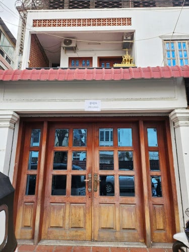 ផ្ទះអាជីវកម្ម សំរាប់ជួល នៅលើផ្លូវដូនពេញ