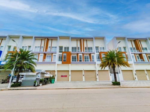 ផ្ទះអាជីវកម្ម លក់!!