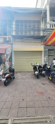 ផ្ទះល្វែអាជីវកម្មជួល1ជង់នៅម្ដុំផ្សារកណ្ដាល