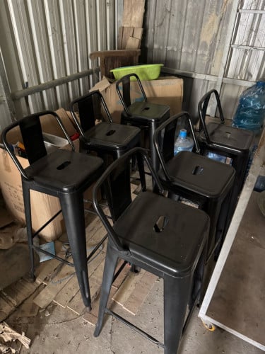 កៅអីលក់ នៅស្អាត មួយ 15$ ទីតាំង ក្រោយ អុីអន3