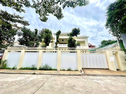 វីឡាទោល សម្រាប់លក់ និងជួល នៅបឹងកក់2 ទួលគោក