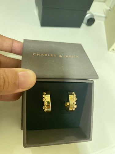 ក្រវិល និង ក្រែម Dior Mac ស្រ៊ីន