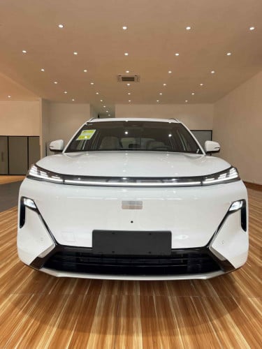 រថយន្តGeely Starship (អគ្គិសនីលាយសំាង)