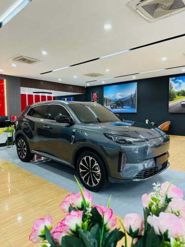 ឡានសាំង+អគ្គីសនី​ NevoQ05