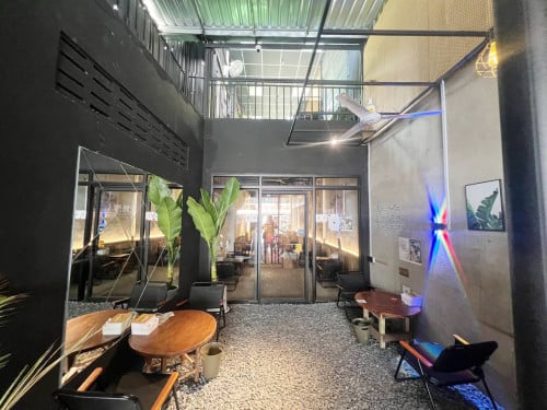 សេង ហាងកាហ្វេ នឹង Pub និងសំភារៈ