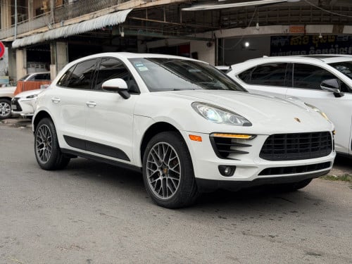 ម្ចាស់ដេីមកាត់ឈ្មោះជូន😘