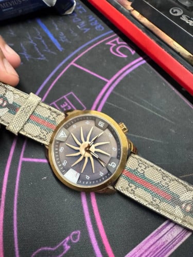 នាឡិកាសុីនvaman កងខាងក្នុងវិលខ្លាំង