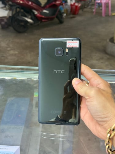 HTC U Ultra Black Ram4G HD64GB Phone Condition 97% មានplay store, ខូចសេវា , only WiFi