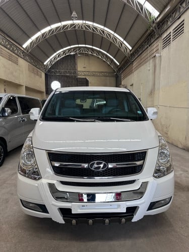 Hyundai starex 2015