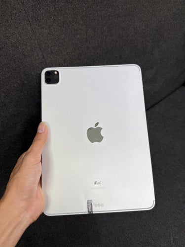 iPad Pro 11inch 2020 128G Sim+WiFi សាណុំកោងខាងក្រោមតិច 4xx$
