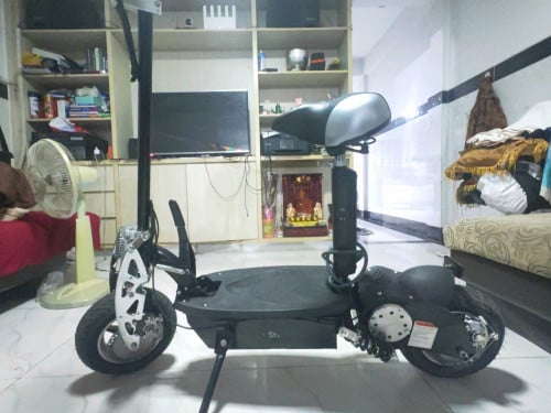 Mini electric scooter folding from Japan