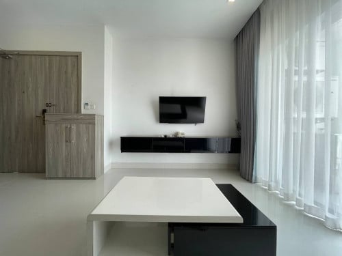 Modern 1 BR Apartment for Rent In Russian Market Area