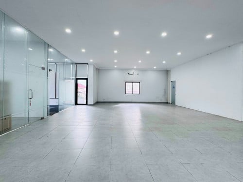 Office Space Available in bkk1 with private balcony