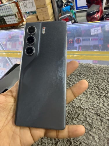 Tecno Camon40Pro 5G Ram8G Memory256G ក្រុមហ៊ុនសុីមពីរ មានឆ្នាំងសាក