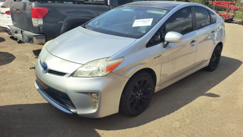 Toyota Prius 012 Option 4 ឡានសាង(តម្លៃចរចារ)