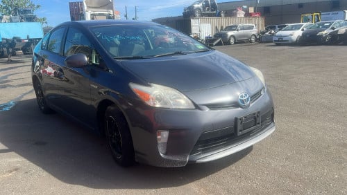 Toyota Prius 013 Option 3 ឡានសាង(តម្លៃចរចារ)