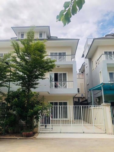 Twin villa for rent very urgent