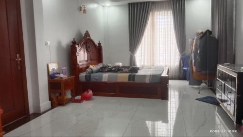 Villa for Rent in Tuek Thla