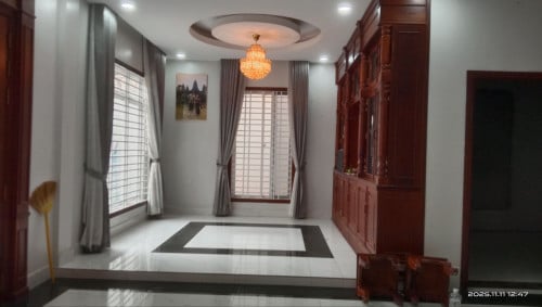 Villa for Rent in Tuek Thla