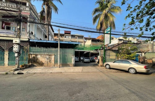 ដីលក់បន្ទាន់ នៅសង្កាត់អូឡាំពិច  ជិតវត្តមហាមន្រ្តី